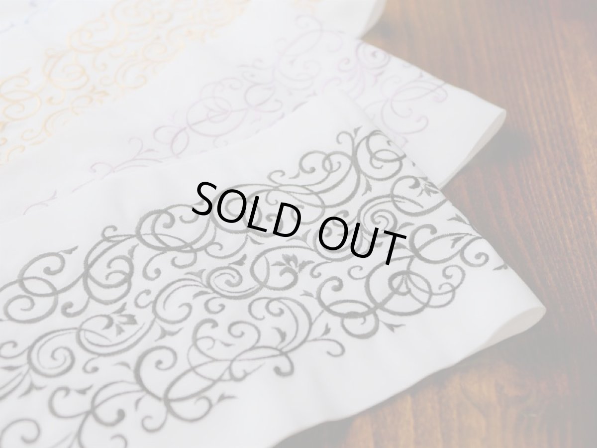 刺繍半衿　ポリエステル　唐草