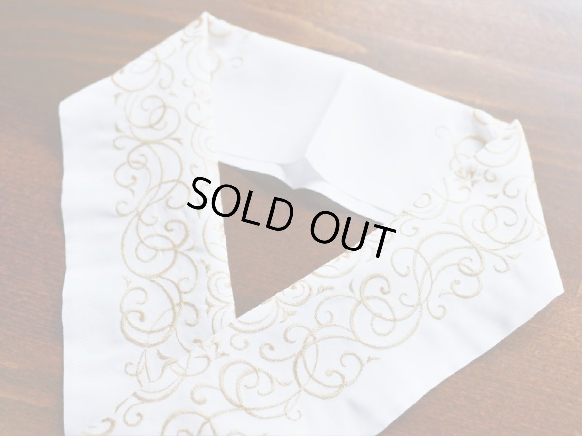 ゴールド　刺繍半衿　ポリエステル　唐草