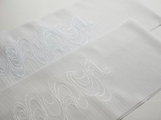 画像1: ポリエステル刺繍夏半衿　流水＜絽＞ (1)