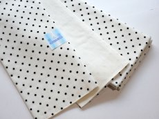 7.white×black dot