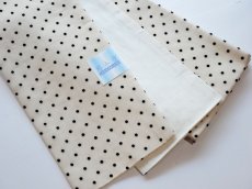 8.off white×black dot