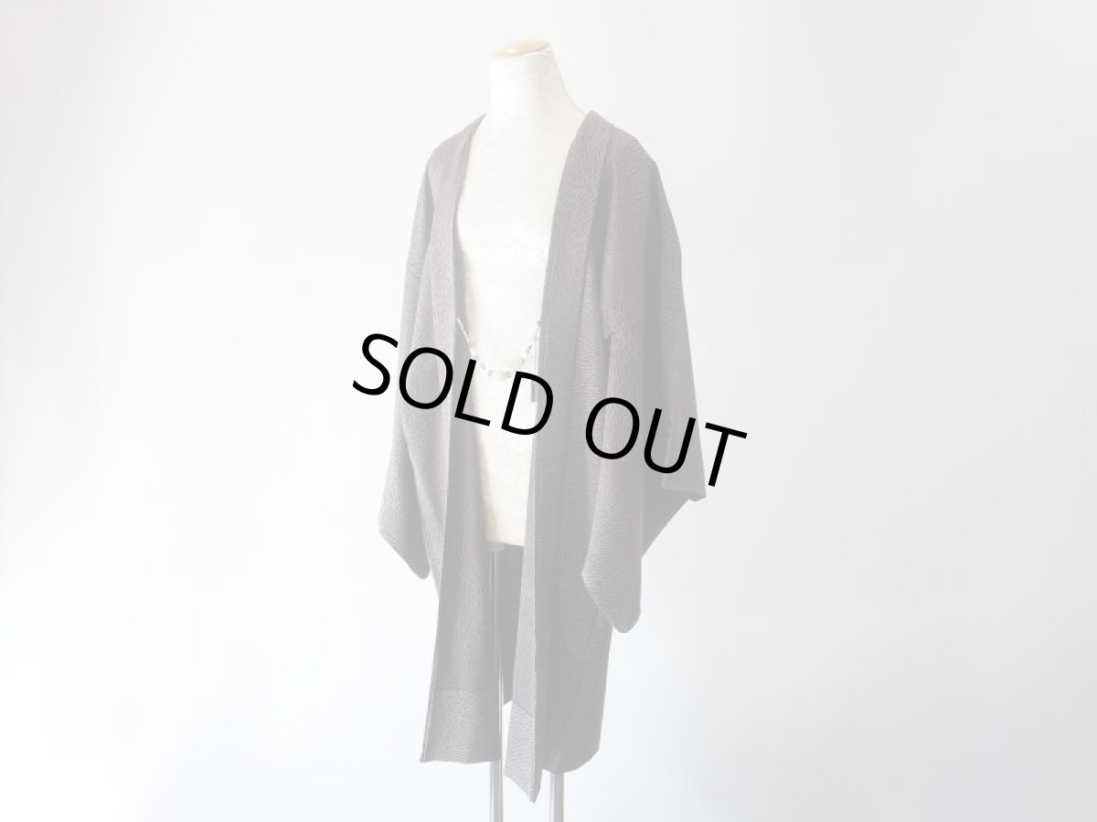 画像2: お仕立て上がり正絹 羽織 レディース　単衣　グレイッシュブラウン×大花 (2)