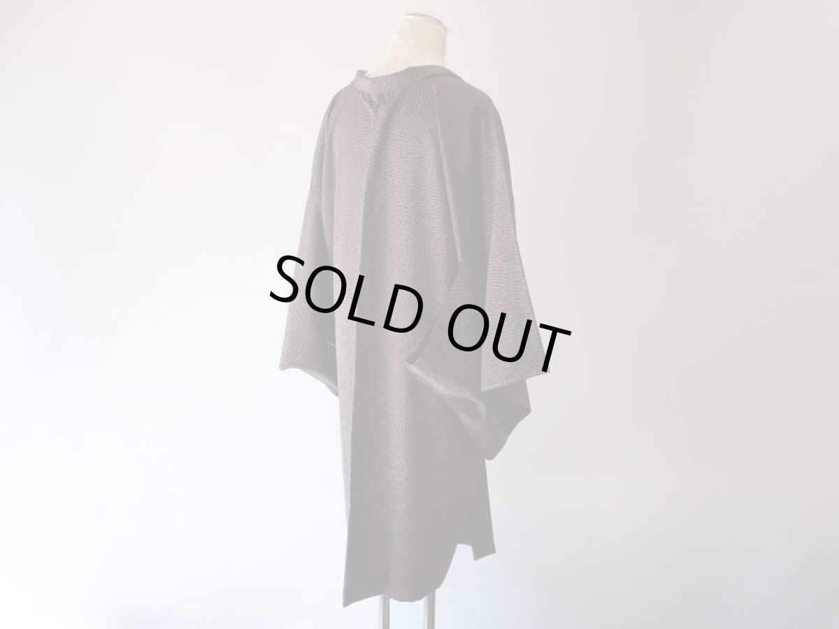 画像8: お仕立て上がり正絹 羽織 レディース　単衣　グレイッシュブラウン×大花 (8)