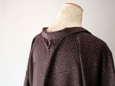 画像7: お仕立て上がり正絹 羽織 レディース　単衣　グレイッシュブラウン×大花 (7)