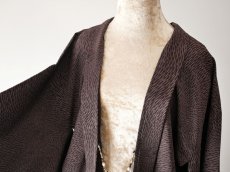 画像5: お仕立て上がり正絹 羽織 レディース　単衣　グレイッシュブラウン×大花 (5)