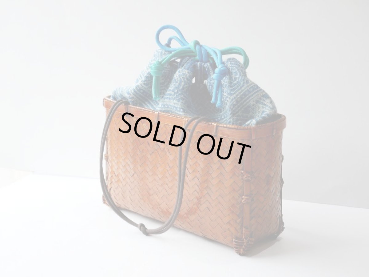 画像2: kaonn-日音衣- オリジナル LAO hand BATIK basket bag　large (2)