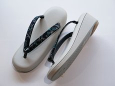 画像4: 草履 鼻緒No.37 Arabesque dark navy (Lsize)【即納品】 (4)